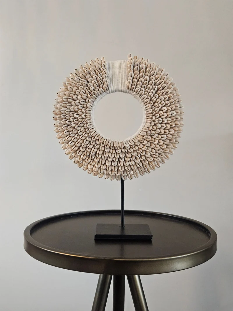 Schelpenketting Op Standaard Wit - S