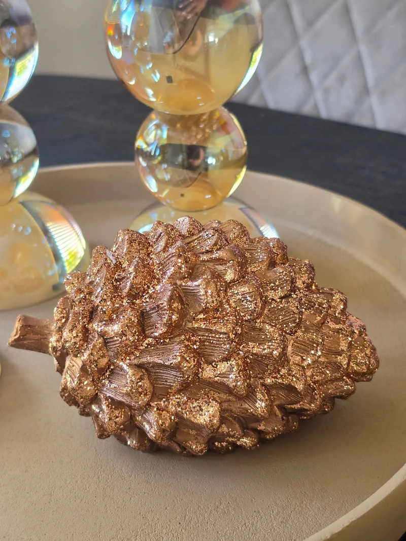 Dennenappel Catacol