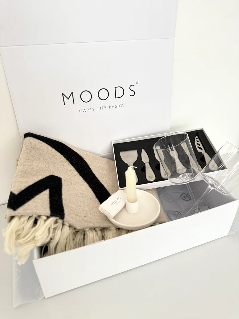 Moods set voor hem en haar