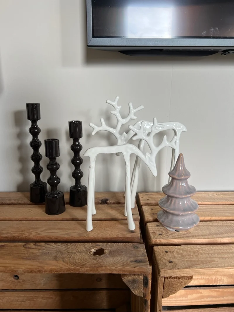Decoratieset Witte Rendieren met Bruine Kandelaars