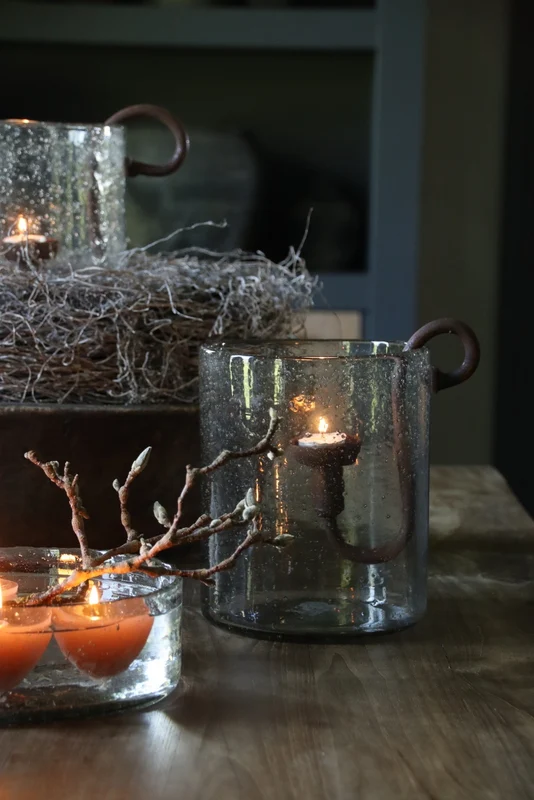 Transparant windlicht met metalen schilfers - H23 x B19 cm