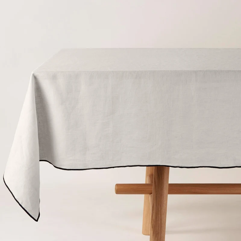 Madura tafelkkleed Carlina - kalk/zwart - 170x320cm